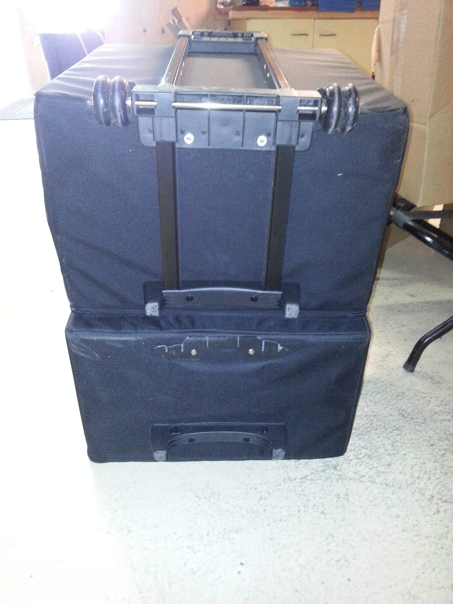 Wheeled Travel Case w/ Retractable Handle